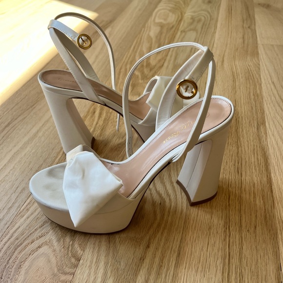 GIANVITO ROSSI
70 bow-embellished satin platform sandals- size 38 - Picture 8 of 12